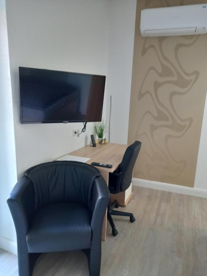 Appartment Hochpaterre Springe Ngoại thất bức ảnh